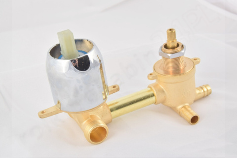 Bateria do kabiny z hydromasażem 3 funkcyjna B01-3 95mm Bateria do kabiny z hydromasażem 3 funkcyjna B01-3 95mm