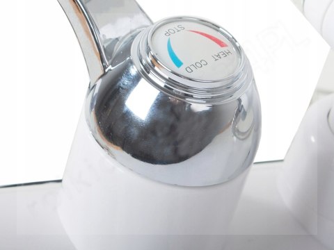 Podgrzewacz wody 3000 W prysznicowy Podgrzewacz wody 3000 W prysznicowy